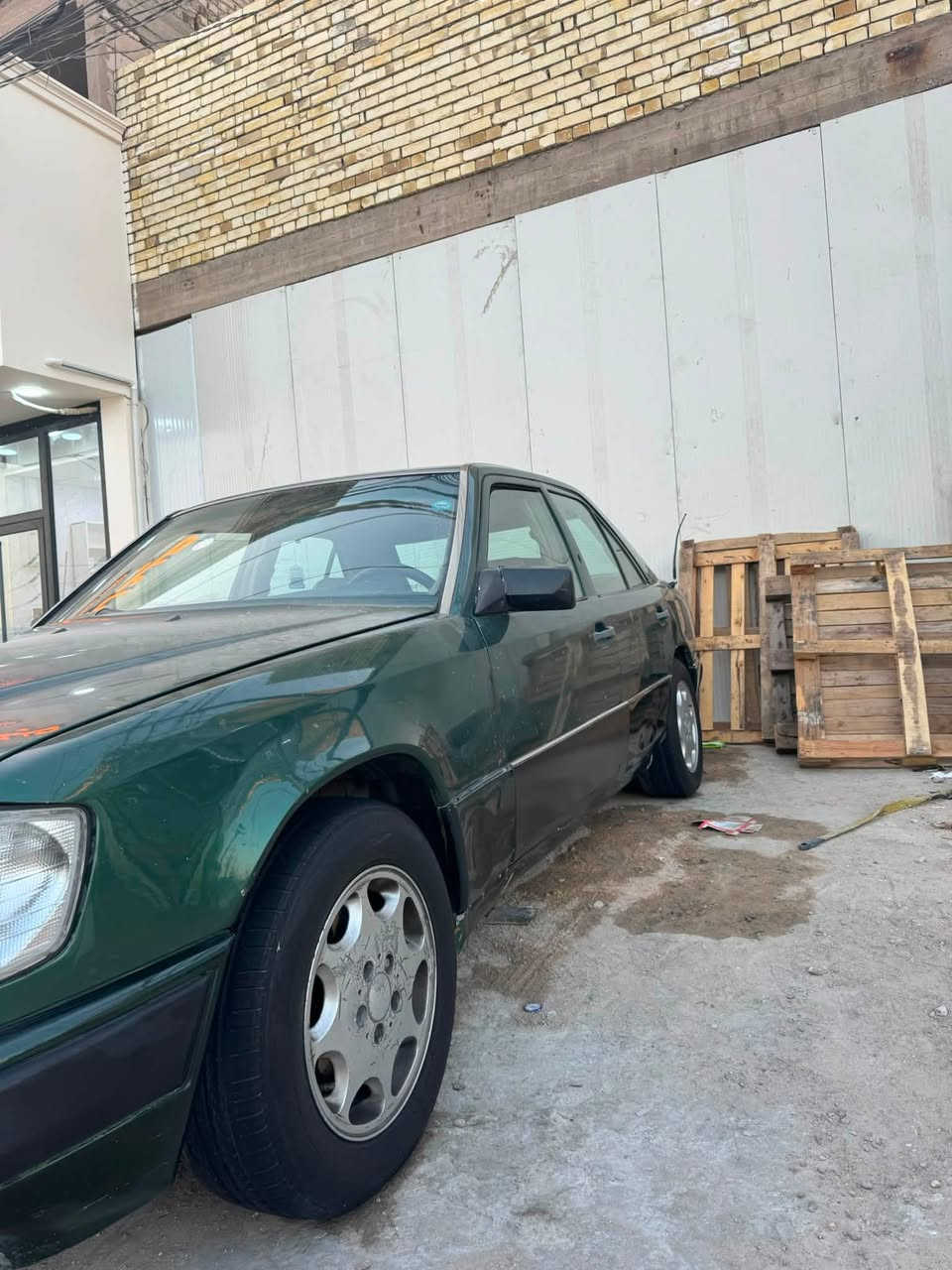 سياره مارسيدس دب موديل 86
سياره نضيفه شوف العين 
سياره بسمي مداور ثاني يوم 
محرك 3000 بطه 
غرفه جديده مبدلها بيدي 
بيها طخه شويه وره 
مكان نجف 
سعر اتصل على هاتف 📞 
*********** 
وبيكم خير وتدلون

