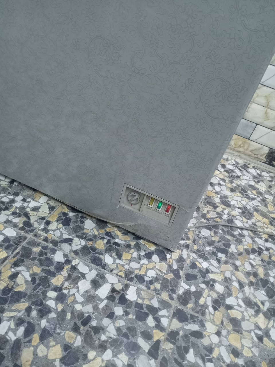 السلام عليكم مجمده حجم كبير تجميده فووول امانه الله ورسوله ودبه عراقيه مع جهاز تمرين مال جسم فول موصفات الأصلي مكاني بغداد اكو توصيل ع فحص تأخذ رقمي واتسب ***********
