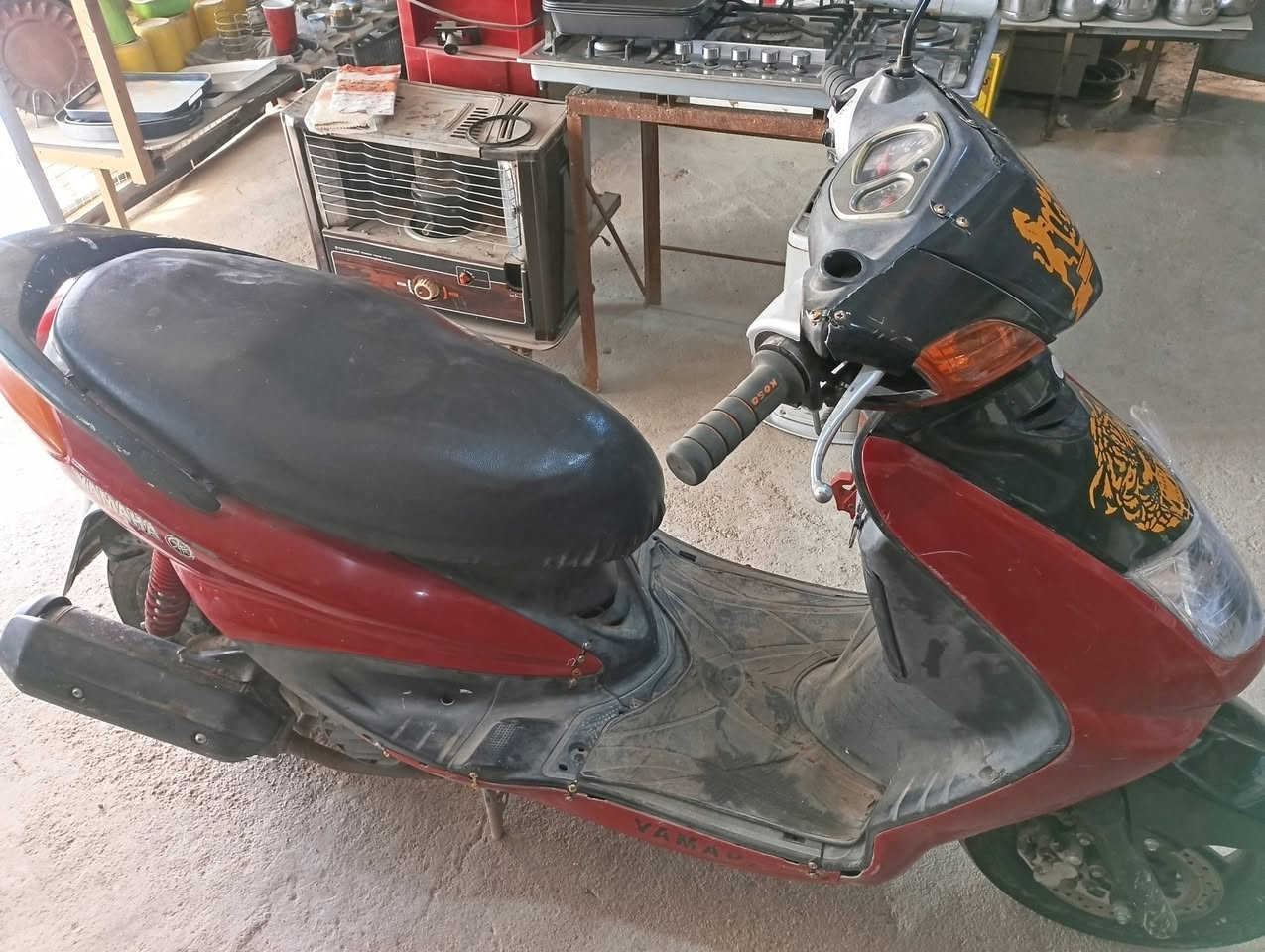 دراجه سكنز نثيه ياباني 
مفتوحه كل غراضه اصليه 
السعر 450 وبيها مجال 
***********
