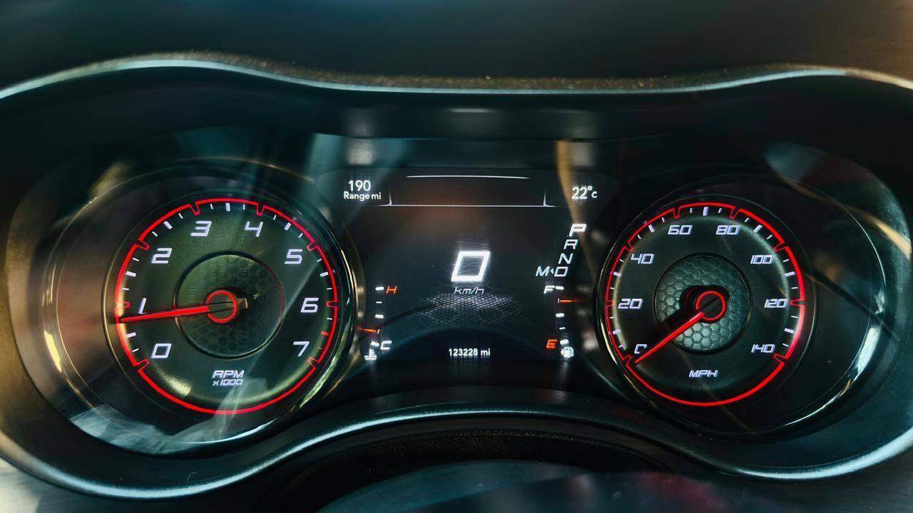 شارجر ١٨ اصل رقم ذي قار 

حادثه غرق
سياره جاهزه من كل النواحي  حداديه تخم تاير جديد باتري جديد دوشمه تحويل وين ما يعجبك الف ماذب عليه استخدام شخصي تجي وتشوف بعينك السعر ٢٣٠ وبيه مجال السونار مرفق ويه الصور

غير متواجد عل مازنجر متوفر وات ساب اتصل وبالخدمة
***********

مكلف بالنشر،،،،،،،،
