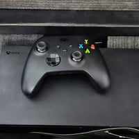 شباب، جهاز للبيع  (Xbox Series X) أقوى جهاز ألعاب بالعالم، نظيف جداً و...