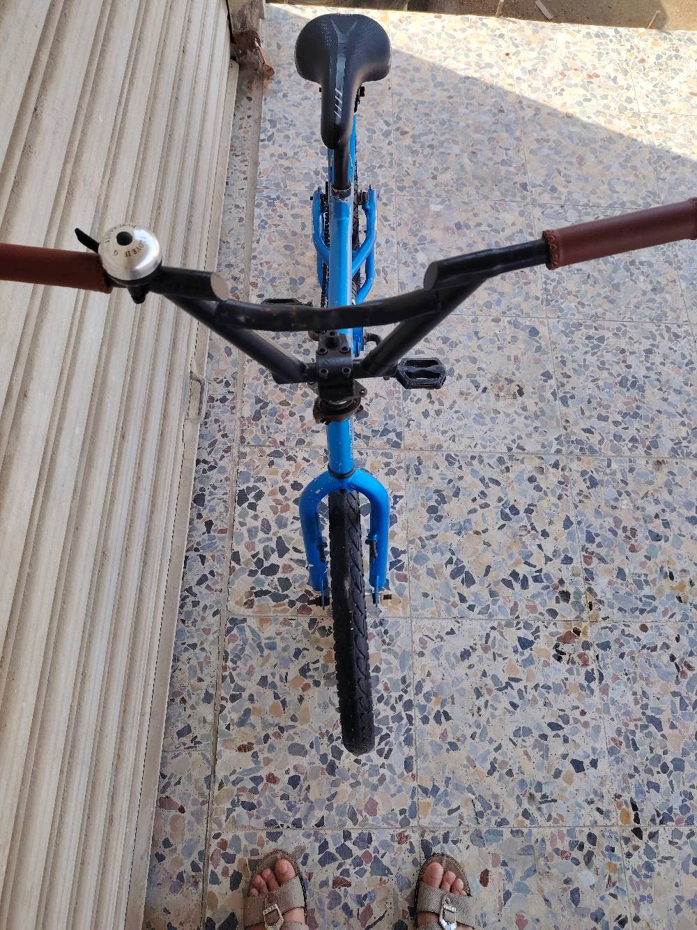 شركة كوبرا العالمية حجم 20 
الوياله ويل وكب فولاذي اصلي مسطرة / الدبل شغال / تيرات حجم عريض ابلادي المكينة بريك أثناء رجوع البايدار منهه وبيهه
الفريم حديد مقوى بايسكل كامل اي نقص مابي السرج جديد .
السعر 50 ألف قفل
مكاني البياع .. ساحة درويش .. حي التراث قرب السوق .. للتواصل خاص او على رقمي .
***********