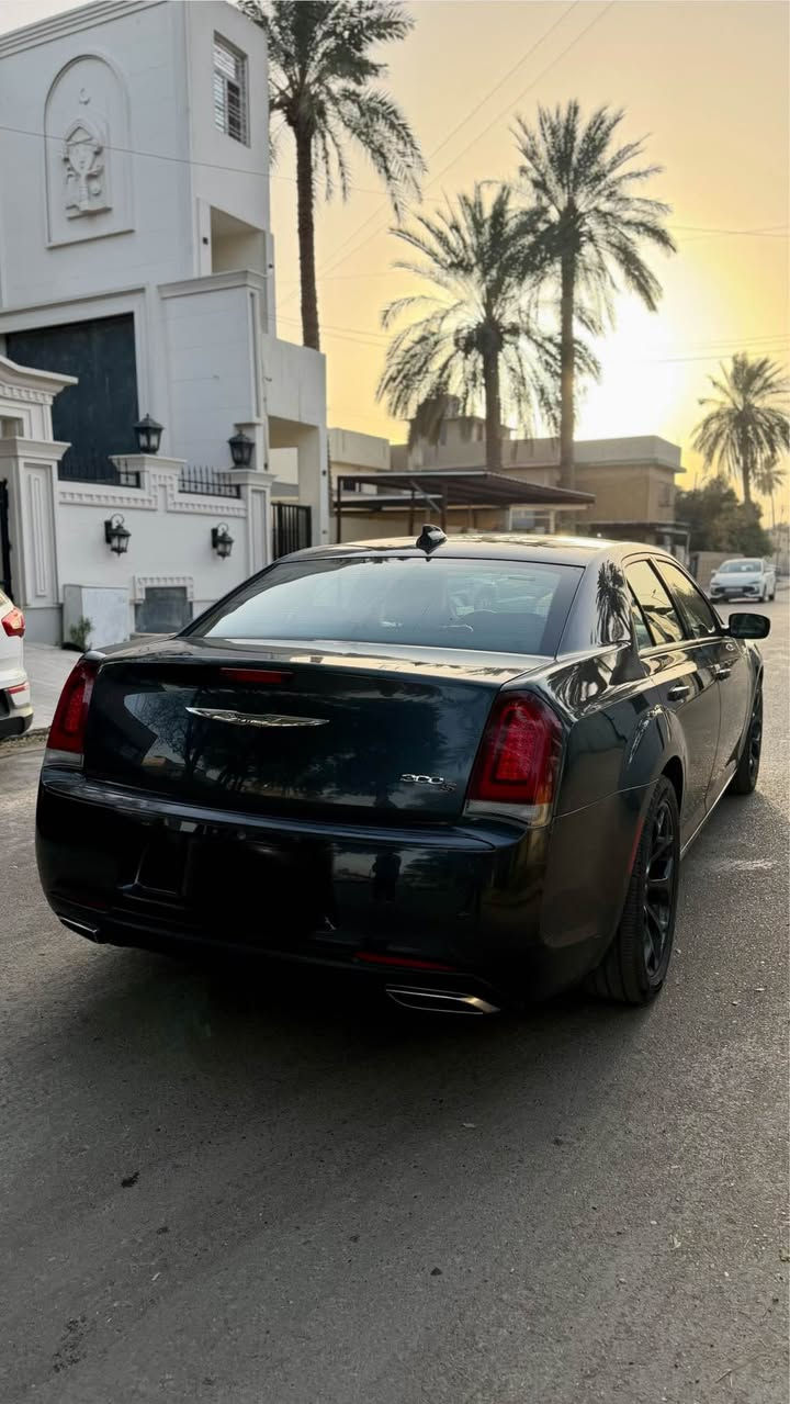 كرايسلر 300S (اوباما) للبيع
موديل 2019 
اللون فيراني (اسود كذاب)
ماشية 80 الف ميل 129 الف كيلو متر 
كشنات الامامية كهرباء 
كشنات الامامية تدفئة
تبريد منفصل 
شفتات سترين
تحكم ستيرن جهتين
كار بلي
بدون سلايد 
السيارة استخدام شخصي صار ٥ سنوات عدنا 
السيارة مابيها اي نقص
حادثها امامي بنيد و جاملغات ثنين 
بيها تعديل بسيط بالشاصي
بيها ٣ ابواب كلير
بيها سونار جاهز 
السعر 22,500 دولار
تواصل على الرقم *********** بغداد, العراق
