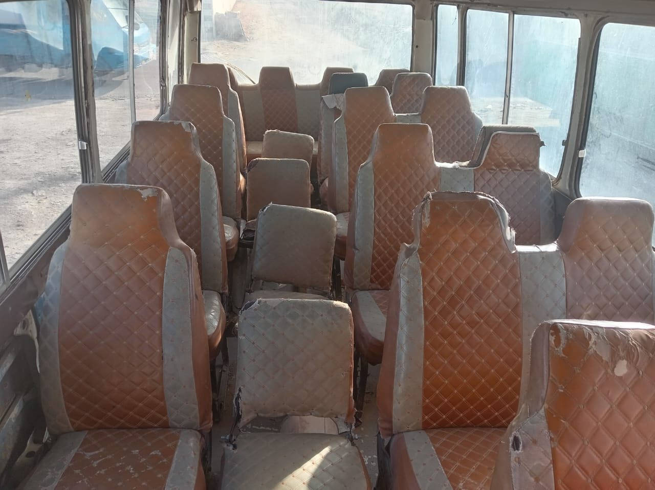 سلام عليكم كوستر للبيع 30 نفر مكينة اوكير بنكو كاز صاحبها موجود يسوي وكاله السيارة معروضه ب4 اوبيها مجال مكان السيارة بغداد المعامل  الشراي يتصل ***********مكلف بالنشر
