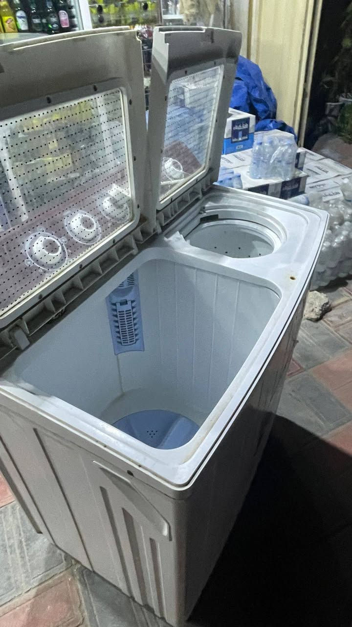 غسالة دنكا نضيفة غسل وتنشيف
سعر 100 وبيها مجال قليل
*********** حجم 20 كيلو كربلاء, العراق
