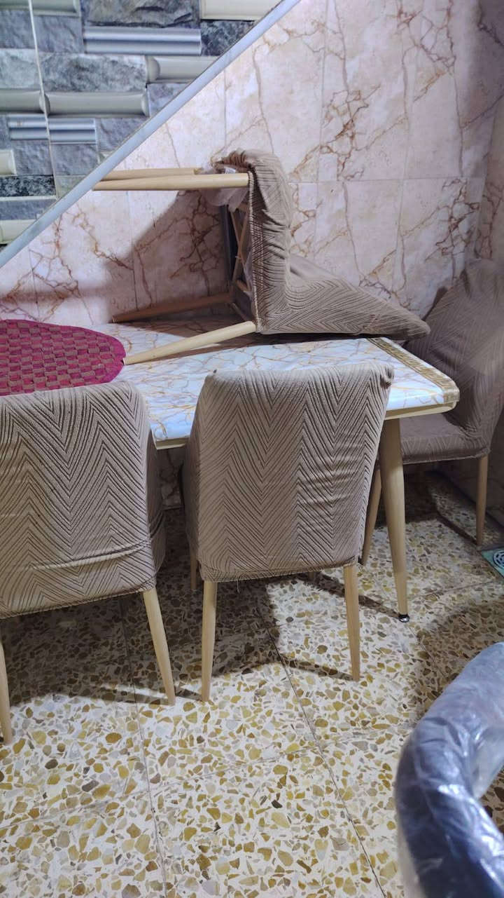 اغراض بيت نضيفات مستعجلين على بيعته
السبلت طن ونص يشتغل انفيرتر 
المجمده ١٦ قدم شغاله 
الميز طعام مع ٦ كراسي 
مكانهن بغداد


**إذا كنت صاحب هذا الإعلان وتريد حذفه لأي سبب، رجاءا أرسل رسالة إلى الدعم الفني**