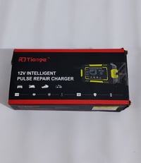 شاحن بطارية ١٢ فولت • شاحن ذكي • شاشة LCD