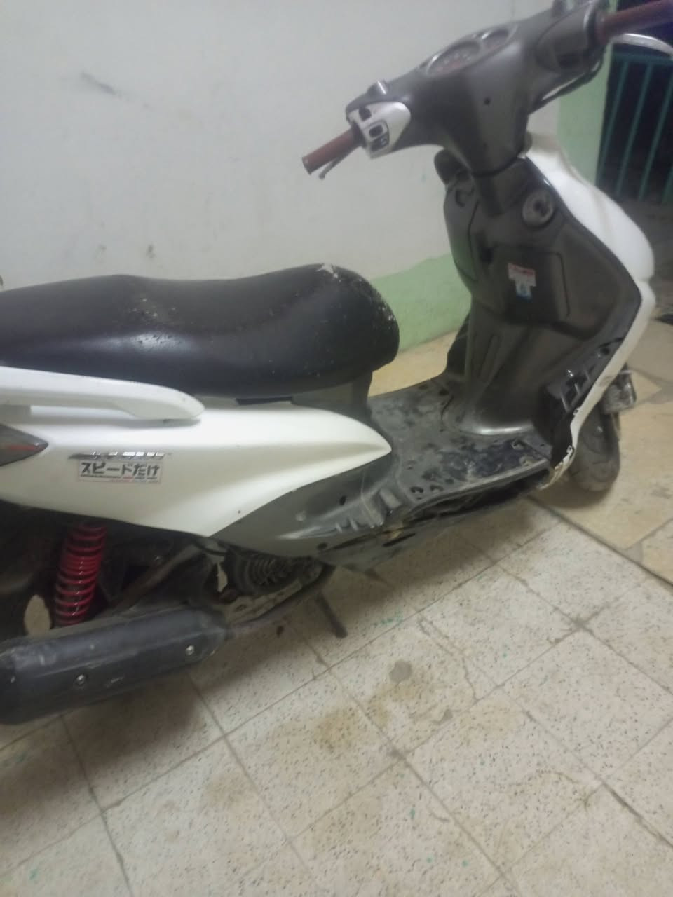 سلام عليكم سكنس نثية ياباني 110 الدراجة بيها ستان حساس وشلعة وكابريتر تجي درجة خير من اللة كهربائيات كلها تشتغل العداد مل ورن يشتغل ومل بانزين مبدل بريك خلفي جديد ومبدل كلوب امامي قوي ثلجي ومبدل شوته جديدة مبدل عداد مل رون جديد وبيها قفل سترين وصندوك ودرجة ماشية 472040 هورن عالي تشتغل سلف وهندر سعر 450 بيها مجال حك جية عنوان بغداد جميلة شارع 71 رقم *********** وتساب
