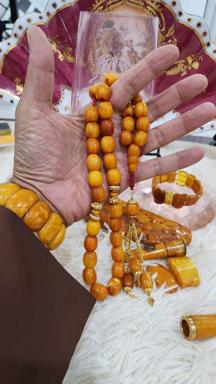 نعتذر هذه الفترة عن النشر
بسبب وضعي الصحي 
         🍁 هواية الملوك 🍁
سبحتين من الكهرب الألماني الشجري 
القديم واحدة كهرب ألماني قصة مصرية بوزن ٨٠ اغرام ٣٥ حبة الشاهد استندر كركوشة ذهب مطعمة بحبات الكهرب وفواصل ذهب حوالي ١٠ اغرام ☆الثانية ٩٥ اغرام ٣٥ حبة  الشاهد ٣ قطع قياس الحبة ٢٠ في ١٥
     الاستفسار العراق أربيل
 (***********  او *********** )
