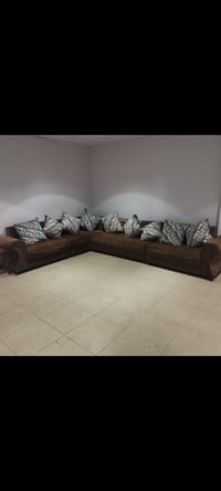 كنبة • نظيف • عيب بسيط