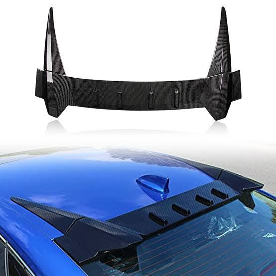 متوفر جناح سقف (Roof Spoiler) خاص لسيارة هوندا أكورد (Honda Accord) من موديل 2018 لغاية 2022.
مواصفات القطعة:
​التصميم: رياضي عصري يحتوي على زعانف قرش (Vortex Generators) تعطي نظرة هجومية وفخامة لخلفية السيارة.
​اللون: أسود لماع (Piano Black) درجة أولى، يرهم على كل ألوان السيارة.
​الحالة: [قطعة (جديدة) و (نظيفة جداً)].
​التركيب: سهل جداً وما يحتاج ثقب، يثبت بلاصق (3M) وما يتأثر بالسرعات العالية أو الغسل.

القطعة تضيف لمسة "سبورت" وتغير شكل السيارة 180
​الأكورد سيارة من فئة (Mid-size Sedan)، لذا فإن الجناح يرهم غالباً على السيارات التي تمتلك عرض سقف مشابه، مثل:
​تويوتا كامري (Toyota Camry)
​نيسان ألتيما (Nissan Altima)
​هيونداي سوناتا (Hyundai Sonata)
​كيا K5 (أو أوبتيما)
للاستفسار وتفاصيل أكثر، يرجى المراسلة أو الاتصال على الرقم:***********
