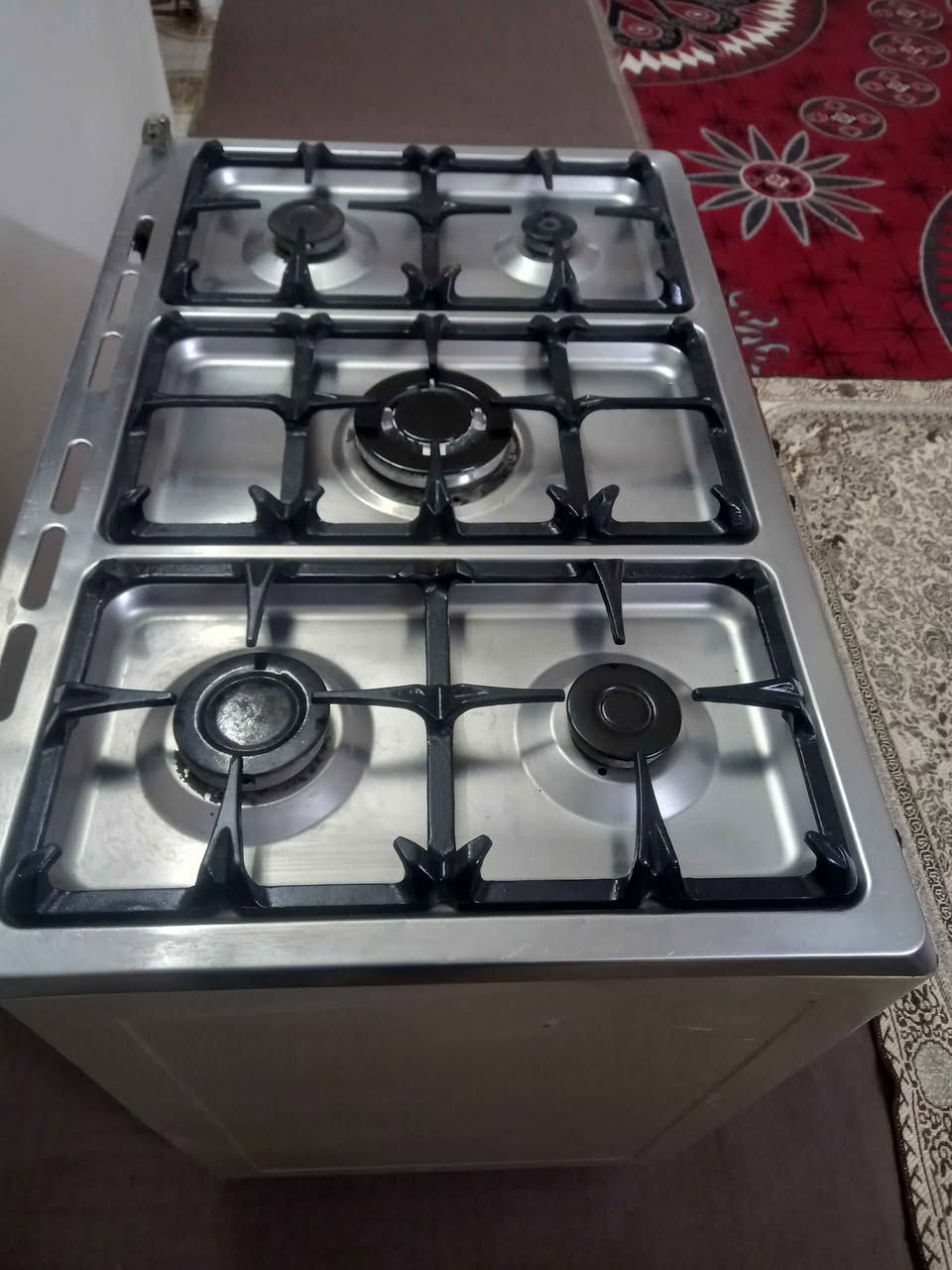 طباخ إيطالي للبيع شرط الشغل السعر ١٥٠ ألف العنوان موصل حي الصدام بعد السيطرة عالشارع العام *********** *********** يوجد توصيل داخل الموصل أجره عالمشتري موصل, نينوى
