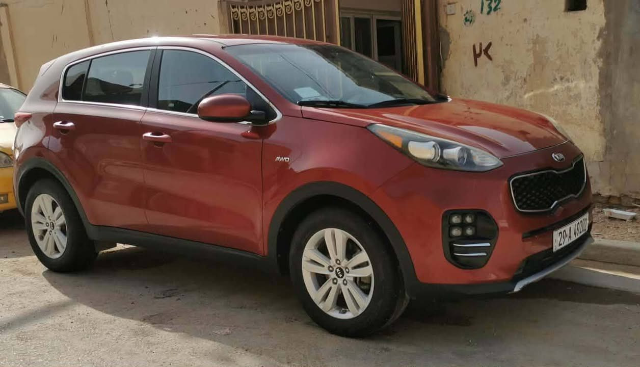 سبورتج امريكي ٢٠١٨
حادثها موضح بالصور والسونار نفسه ماعدى دحجه بسيطه شبر  بالباب الخلفي جهة السايق 
شاشة تحكم ستيرن مانع انزلاق 
فور ويل بلوتوث كاميرا دواره 
ماشيه ١٧٠ km
رقم واسط الجديد سنويه ساقطة 
السيارة نضيفه واحلى من الصور 
السعر ١٤٧ وبيها مجال للطيبين 
مكاني الديوانية حي المعلمين 
***********
