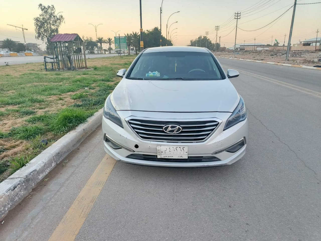 السلام عليكم سياره نوع سوناتا وارد امريكي موديل 2015 السياره كفاله عامه داخله كلين  السياره بس بيها رش جاملغ اثر جراد بدون داخل السياره خير من الله كير مكينه حداديه تبريد تخم تاير  حساسات كامره دوره  خمسه ويل كب اصلي السياره جديده ماشيه 140 مال بيت السعر 118وبيها مجال حك الجيه العنوان كربلاء  رقم الهاتف***********
