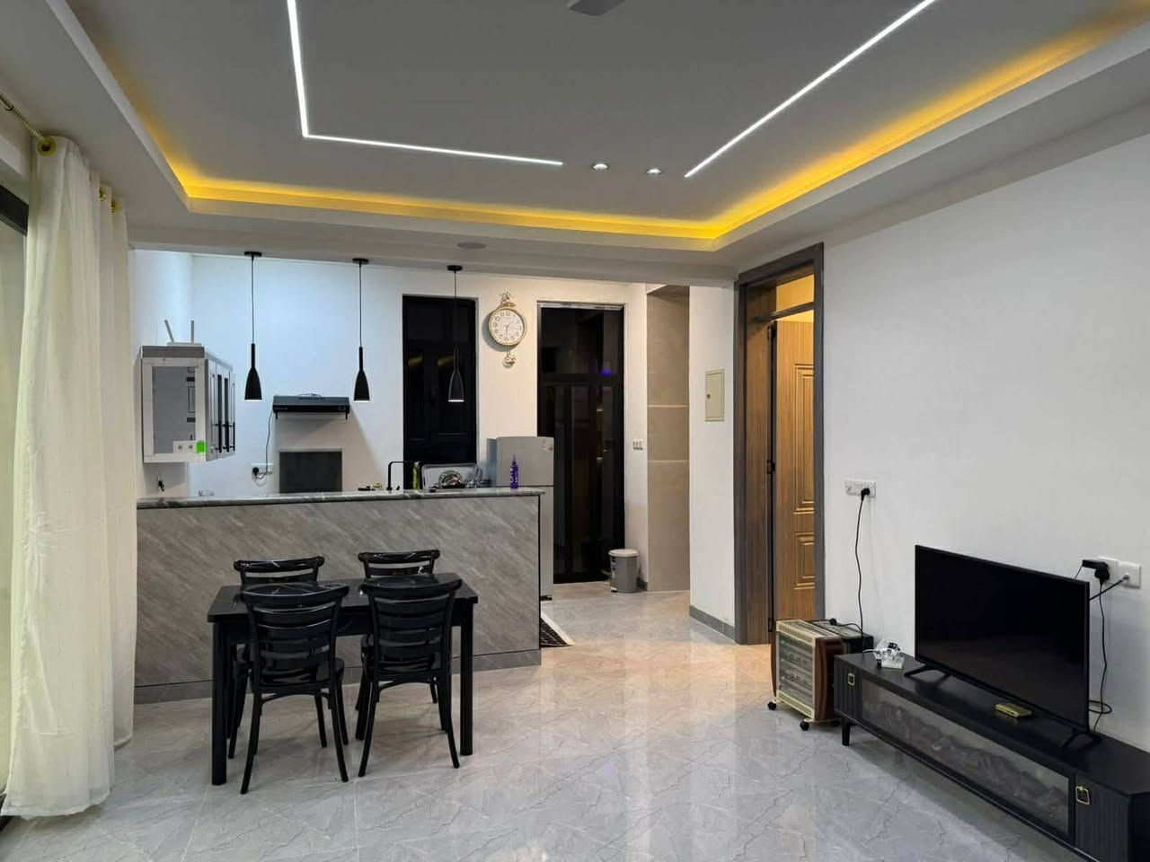 🌴 مزرعة فيولا للإيجار اليومي 🌴
مزرعة مميزة وموثوقة على تطبيق أجرلي، مناسبة للعوائل والجلسات الجميلة.
✨ المميزات:
🏊‍♂️ مسبح مغلق بالكامل
🌳 حديقة كبيرة وجلسات خارجية
🔥 مكان مخصص للشواء (باربيكيو)
🎮 ألعاب للكبار
🧸 ألعاب للأطفال
🛏 غرف نوم عدد 2
🏠 صالة كبيرة
🍽 مطبخ داخلي مودرن
🚗 كراج داخلي يتسع لأكثر من 4 سيارات
📍 العنوان: بغداد / الدورة / البوعيثة
📞 للاستفسار والحجز:
***********
متوفر اتصال وواتساب
