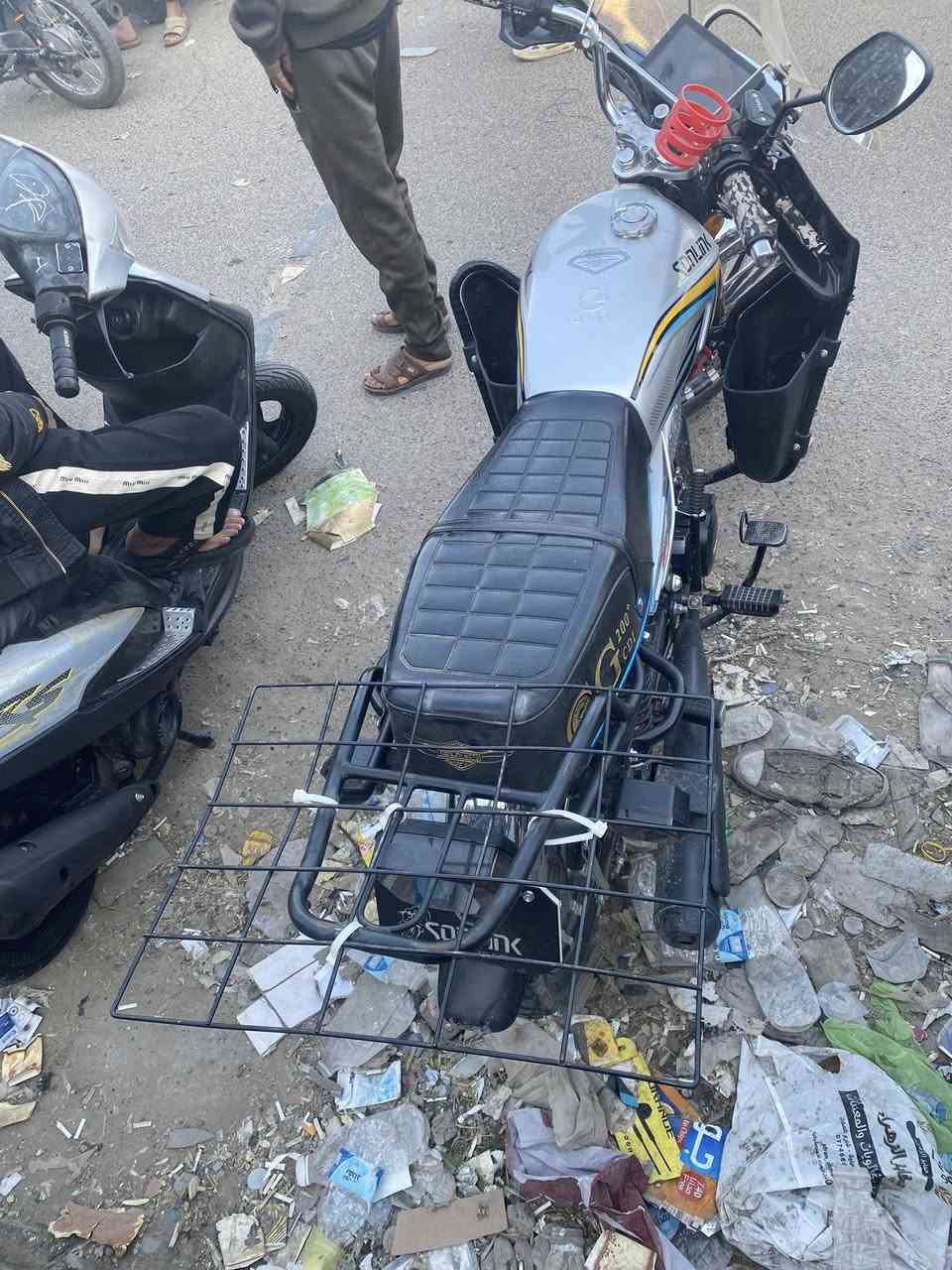 السلام عليكم ايراني موديل2025للبيع مكينه سوده دراجه خير من الله بعدهي زيرو دراجه بيه درع وجامه ومصدات سعر ٩٠٠مكان بغداد الحسينيه مال راشديه رقم ***********
