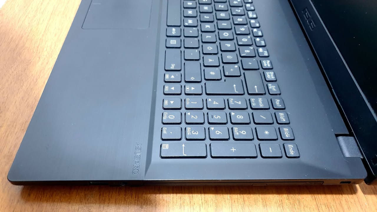 ASUS core i3 الجيل الخامس 
الرام 8G الهارد 120ssd 
حجم الشاشة 15.6 
النظافة 100% البطارية جديدة
مناسبة للمنصات الدراسية 
والمكاتب وتصفح الانترنيت
السعر 165 الف المكان بعقوبة


**إذا كنت صاحب هذا الإعلان وتريد حذفه لأي سبب، رجاءا أرسل رسالة إلى الدعم الفني**