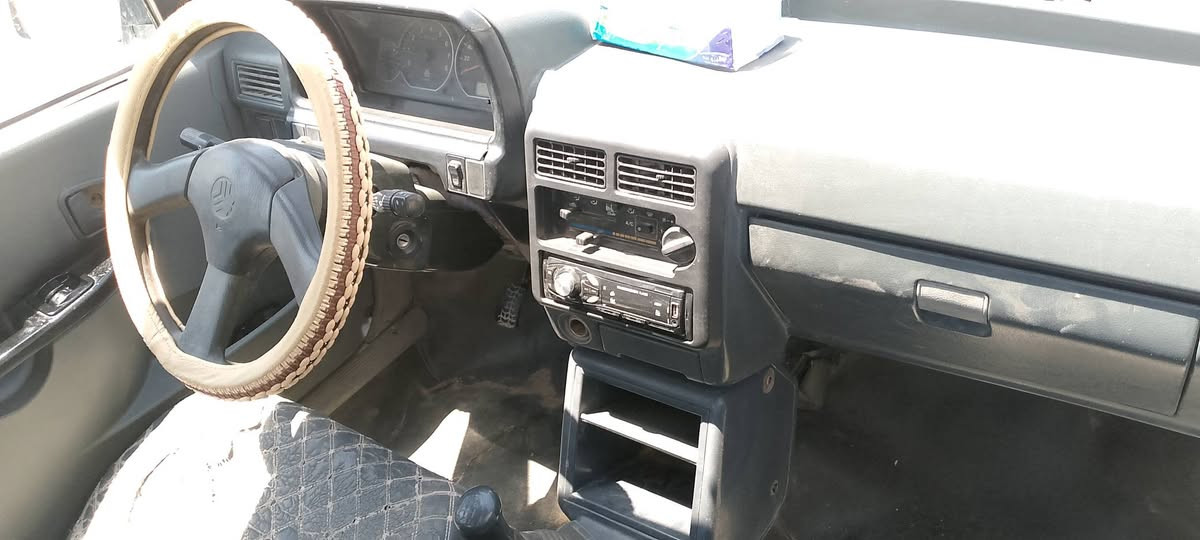 السلام عليكم عندي هاي السيارة السايبة للبيع او مراوس بسيارة سايبة بدون راعي يعني كلك مو اشكال سيارة خصوصي وحلوة مالكه صاحبي يمي جاري سنوية لل27 جاهزة بس المحرك بيه بخار اريده 24 بيه مجال مال تبديل محرك  *********** مكاني كربلاء الحر قرب مستشفى التركي
