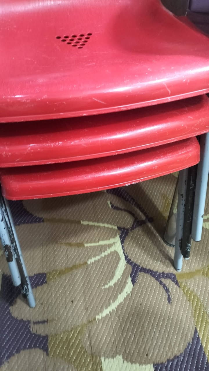 ميز طعام دائري خشب والاطار وارجلين ستيل ثقيل نظيف كلش ب 60 وبي مجال وثلاث كراسي الباب الاول نظيفات كلش ب 20


**إذا كنت صاحب هذا الإعلان وتريد حذفه لأي سبب، رجاءا أرسل رسالة إلى الدعم الفني**