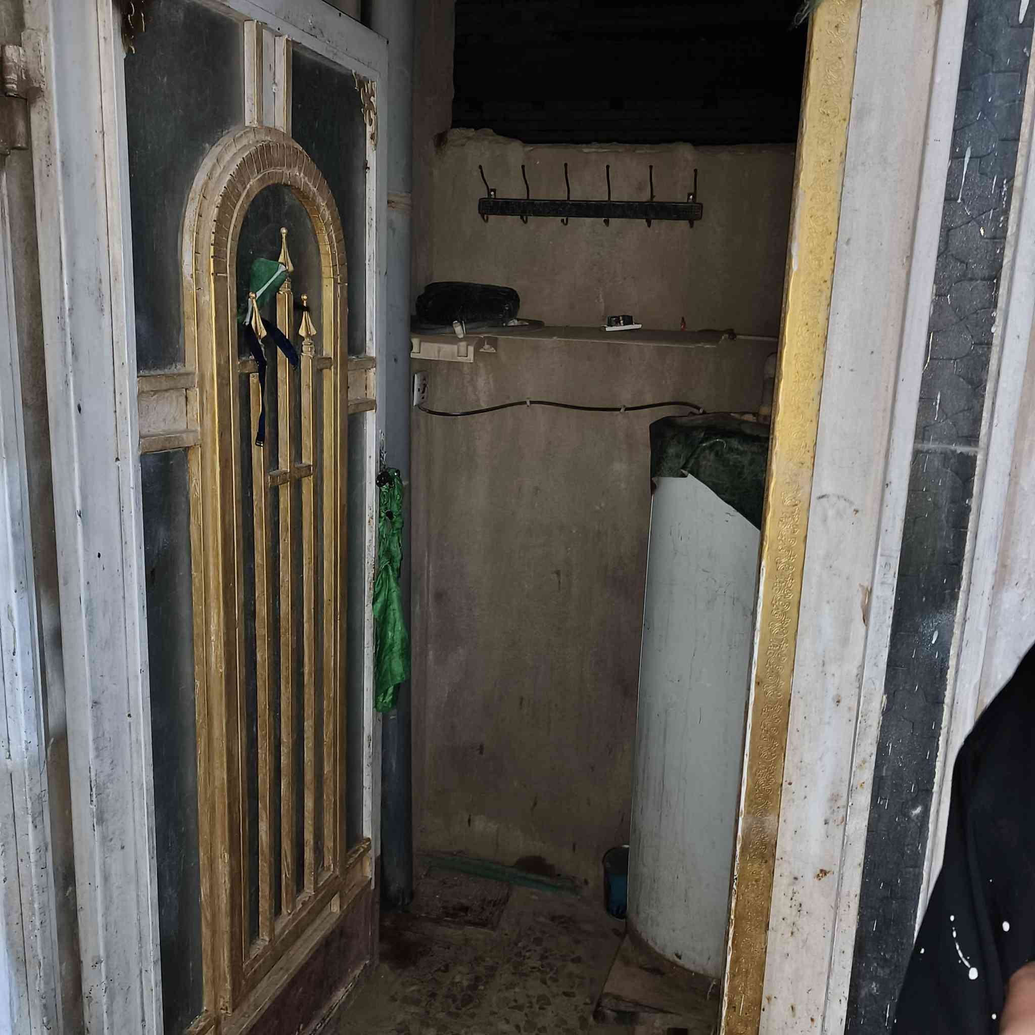 سلام عليكم بيت البيع مساحة 150 العنوان الماجديه سيد جميل طابو زراعي  ***********
