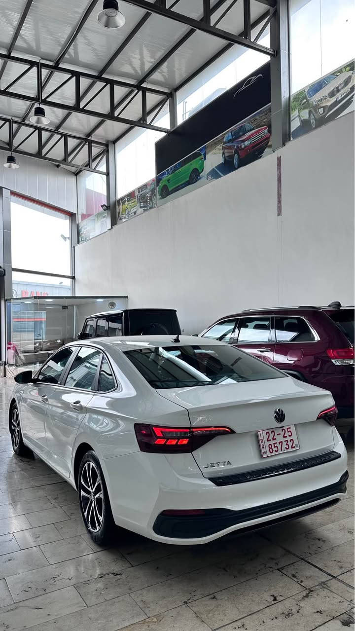 السعر بلاش 127 ورقه 💣🚨 مجال بسيط 
جيتا 2023 ماشي 27 الف ميل بدون رقم يترقم شمالي بوند صبغ راس جاملغ تكحيل ايرباك تكمه ستيرن طاك مكان سيارة دهوك دواخل كله بشرط عدا رصعه صغيرة بشاصي بشرط الترقيم للاستفسار 
رقم شاصي 

3VWBM7BU5PM023803

***********
*********** دهوك, العراق
