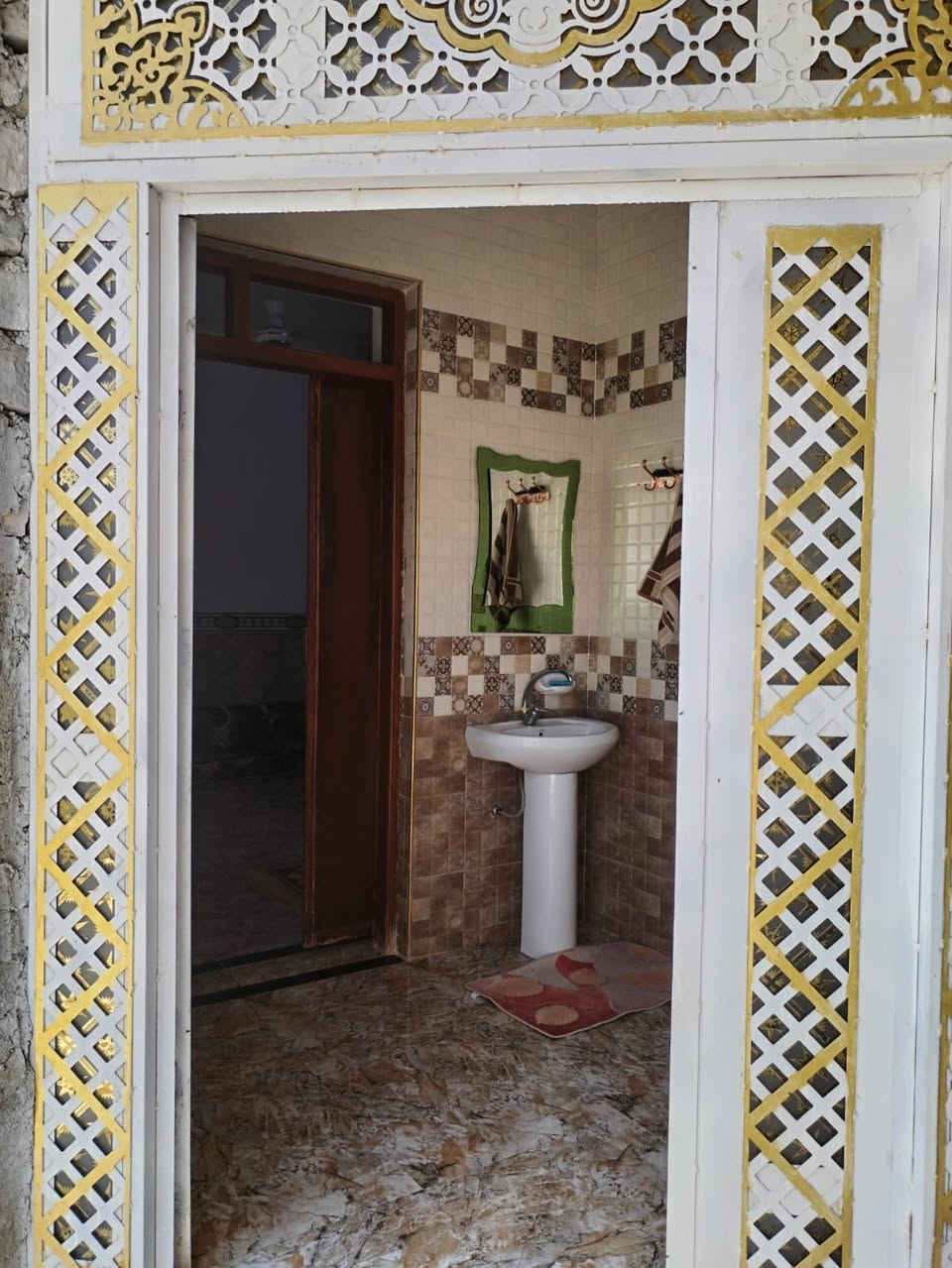 بيت البيع  الموقع / الرمادي /6 كيلو /قرب مجمع الهندسي/ وقرب قيادة شرطه الانبار
المسساحة 200متر 

تفاصيل البيت /  طابو صرف / طابقين  طابق ثاني غرفه وبيتونه الول بناء حجر طابق ثاني بلوك بيت فول كامل ناقص بس واجهيه/

السعر105مليون وبي مجال عدد القرف3/ 

للاستفسار ***********
