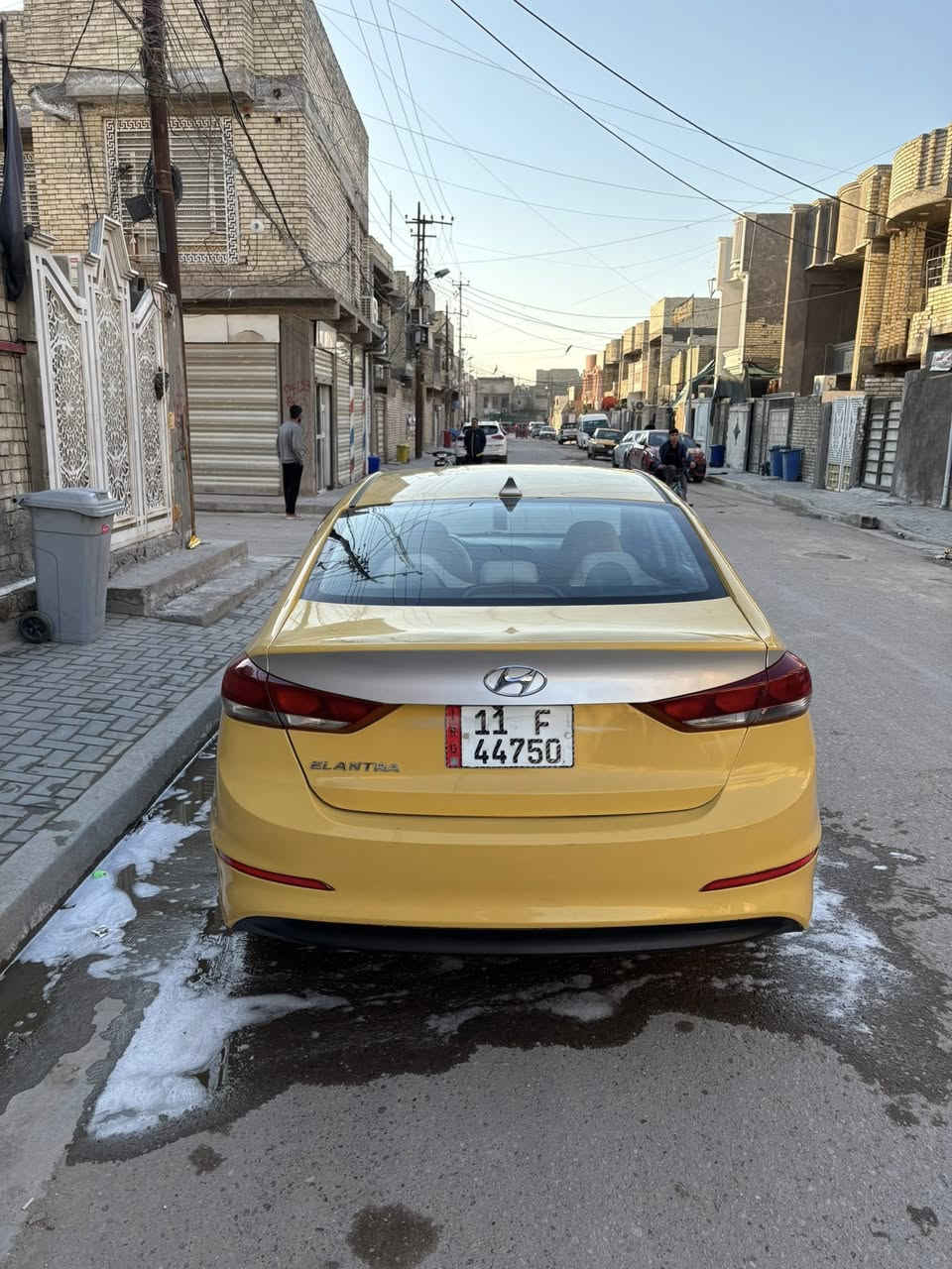 سلام عليكم
عارض سياره للبيع انتره موديل٢٠١٨محرك ٢٠٠٠ضربتها باب الخلفي بدون تبديل السياره نص فول تخم تاير كير أي تي 
السياره بدون أي دواخل 
الرقم ***********
مكاني بغداد
