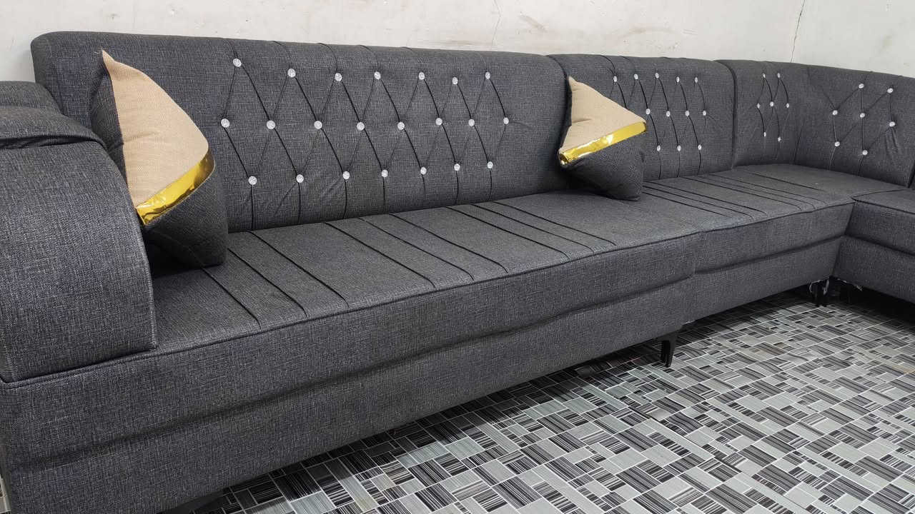 ديوان 11 مقعد تسكام بلوك اسود جديد السعر 300 المكان كربلاء يوجد توصيل  ***********
