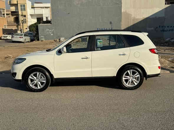 سلام عليكم 
سنتافي 2012 فول الفول ماعده بصمه 7 راكب 3 قطع تبريد داخل صاج 
محرك 4 هزه وسنويه ورقم كله جديد تحويل مباشر بيع اومراوس بشمال فقط مكان الشرقاط 
***********
