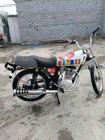 بسبب الوعد الكاذبه للبيع درجه رقم وسنويه مكينه مامفتوحه سنويه 2011 منتهيه 2017 باقي على بصمه شراي يجي خاص مستعجل على بيع وسعره مليوان 150 وبيه مجال لشراي ***********
