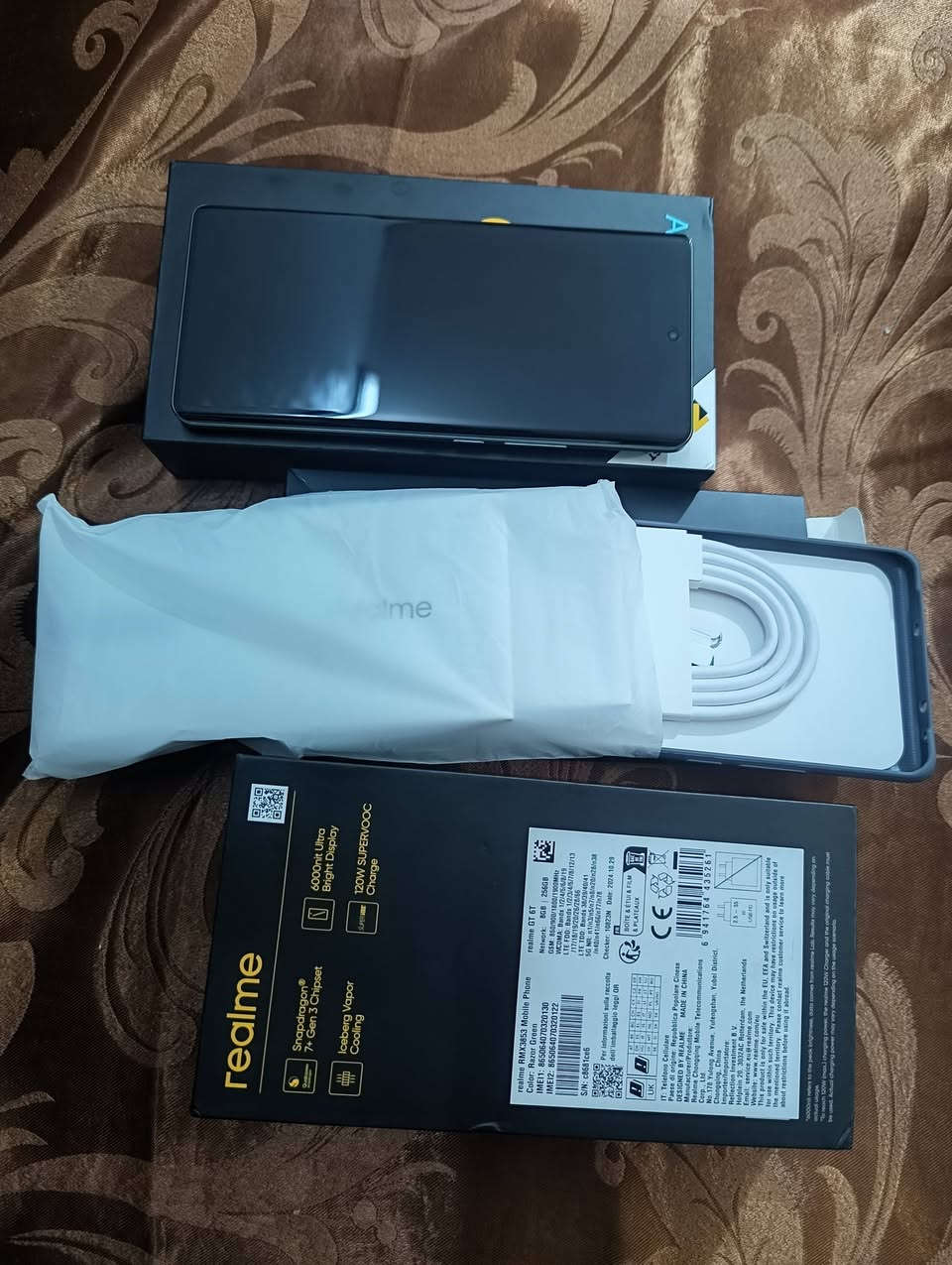 السلام عليكم للبيع ريلمي جي تي 6 تي ذاكره 256 عشوائي 8 جهاز جديد مامستخدم ولالحظه  تجي وتشوف بعينك فقط مفتوح ومضموم بالكارتونه غراضه مامستخدمه السعر 400 وبي مجال للشراي مكاني بغداد رقمي ‏‪0775 568 3453‬‏ متواجد خاص
