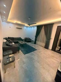 دار للايجار المنصور متنبي شارع عريض وهادئ مساحة ٣٠٠ يحتوي ٧ غرف نوم  ص...