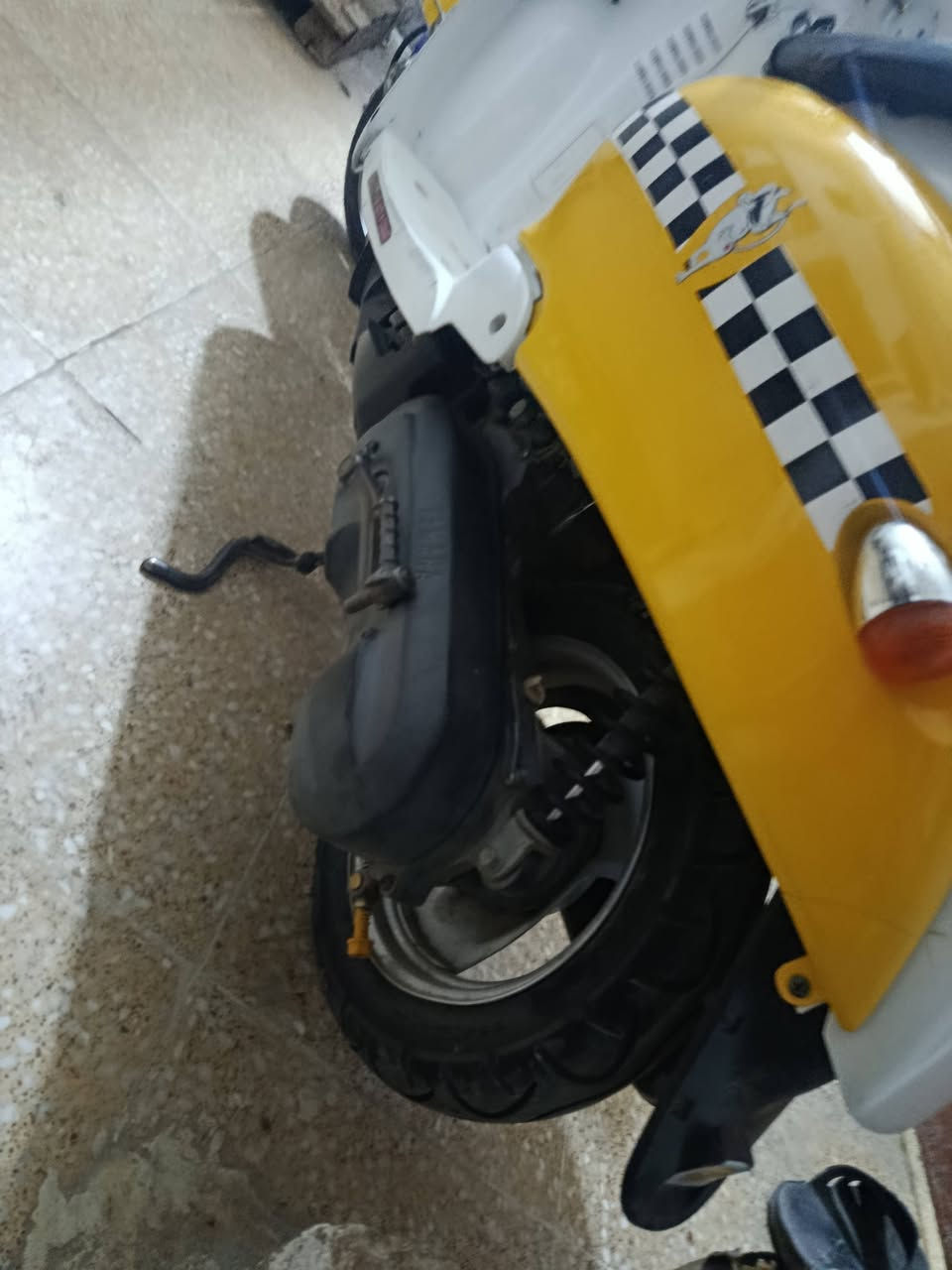 السلام عليكم دراجه مقفوله دراجه بطه مقفوله من السلف مقفوله من هندر بشاير قلوبات دراجه حلوه دراجه قبل للشراء نظيفه مكان ديوانيه سعرها 550 وبيها مجال للشراي الرقم***********
