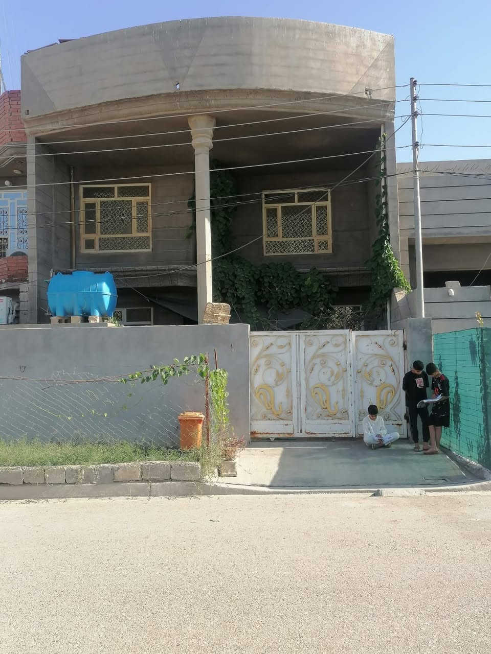 دار للبيع طابقين مساحه ١٧٥ متر الموقع الثوره الثالثه للإستفسار والاتصال ***********١ مكلف بالنشر
