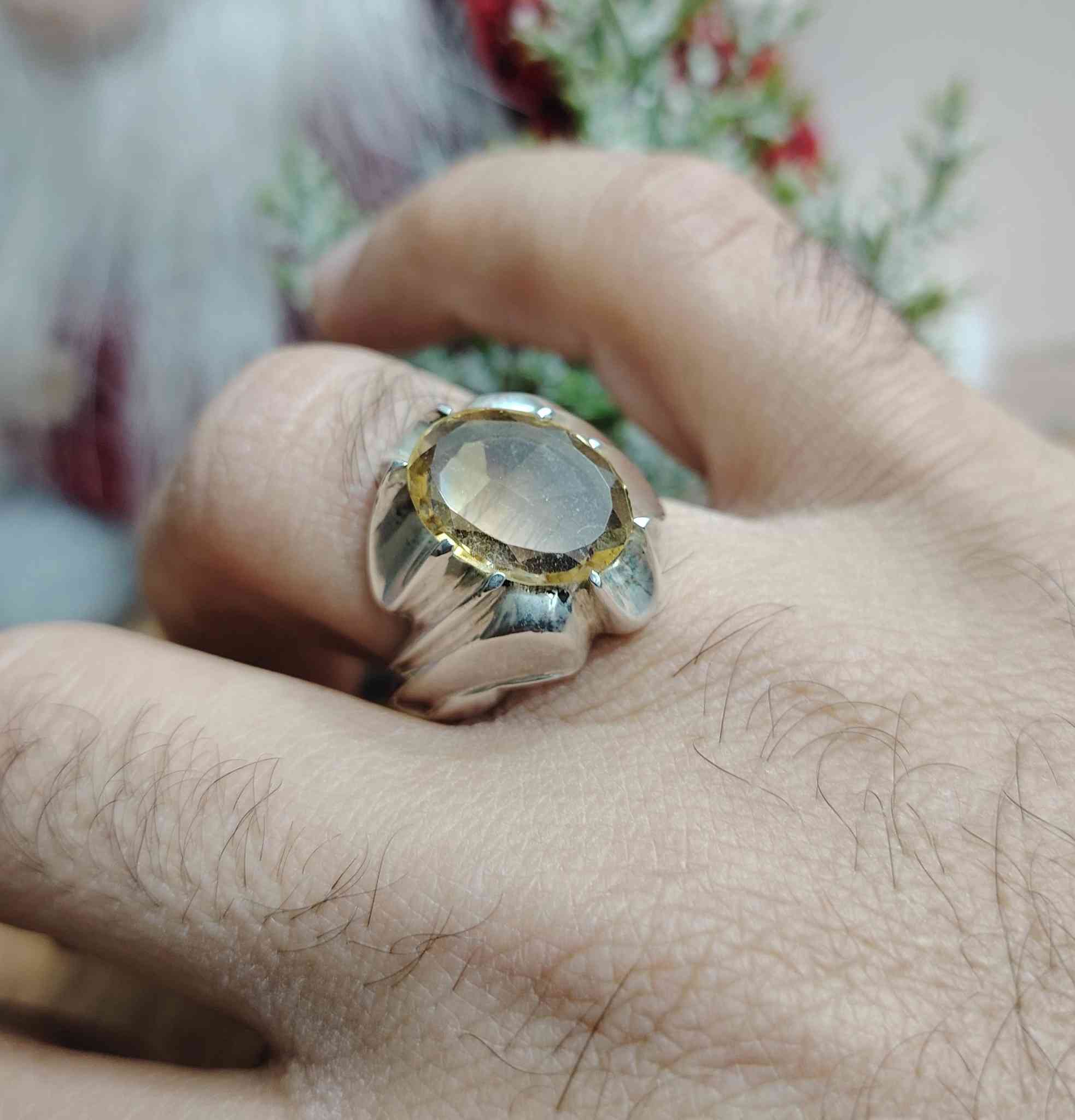 خاتم من حجر السترين الأفريقي الطبيعي
صياغه ثقيلة وجميلة فضه عيار ٩٢٥
يوجد توصيل إلى جميع المحافظات
التواصل ع الخاص او ع الواتساب ***********
