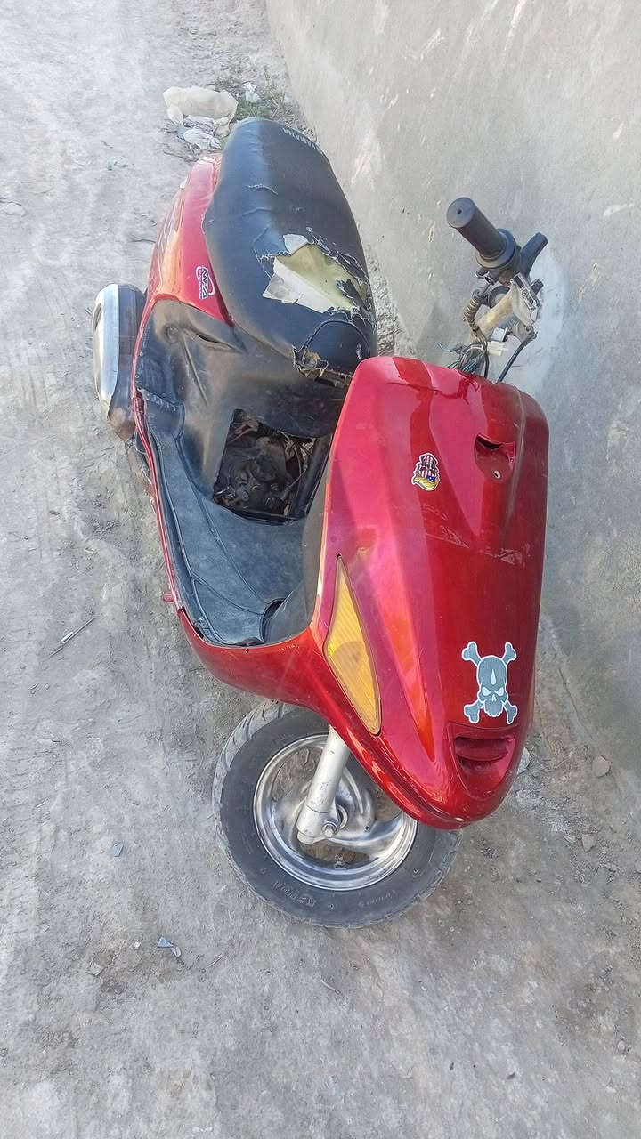 السلام عليكم للبيع ب 200 وبيها مجال ***********
