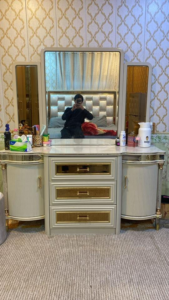 السلام عليكم
 للبيع غرفة نوم نضافة 90‎%‎ المكان البصرة گرمة علي
 الاتصال على الرقم  
***********
