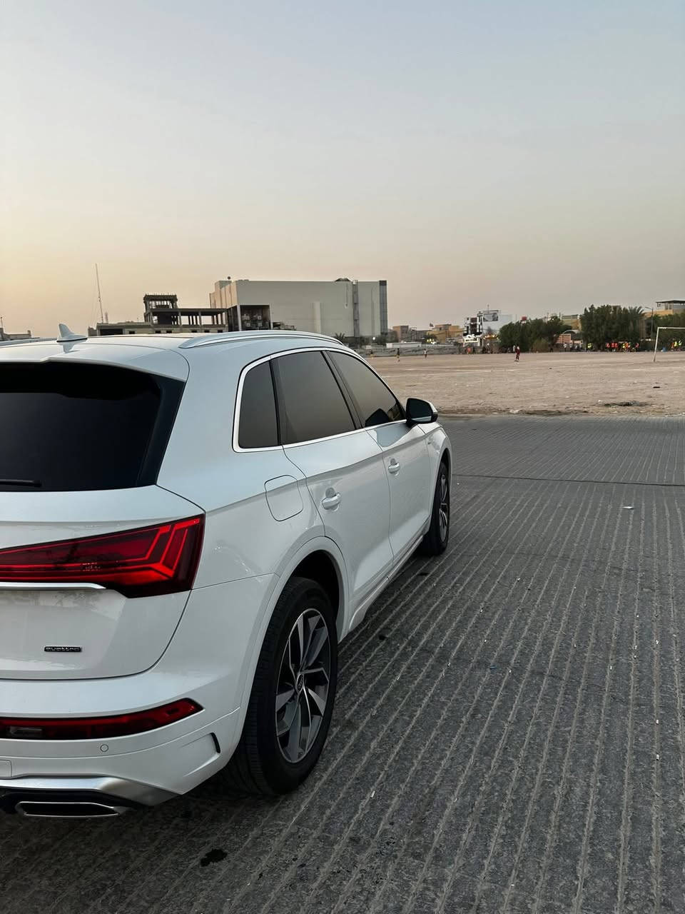 🚗 للبيع: أودي Q5 الموديل 2023
📍 مكان السيارة: بغداد - الكرادة

📊 المسافة المقطوعة: 87 الف كم

🛠️ المحرك: 4 سلندر – تون توربو 

• فول مواصفات 1/1

• دفع رباعي AWD

⚠️ أضرار السيارة:

• كلين تايتل بدون أضرار تقرير موجود

• دخول جديد قبل 5 اشهر

📌 تفاصيل إضافية:

• رقم السيارة: بغداد الدولي الجديد

• باسم المالك تحويل مباشر

• لون السيارة: أبيض

💰 السعر: 29000 

📞 للتواصل: ***********
