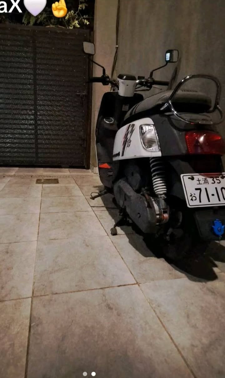 السلام عليكم الدراجه للبيع بوليس مصطره الدراجه بعده جديده شلعه ومعدل  السعر 1250 المكان كربلاء اطوريج للتواصل *********** وموجود بيه وتساب
