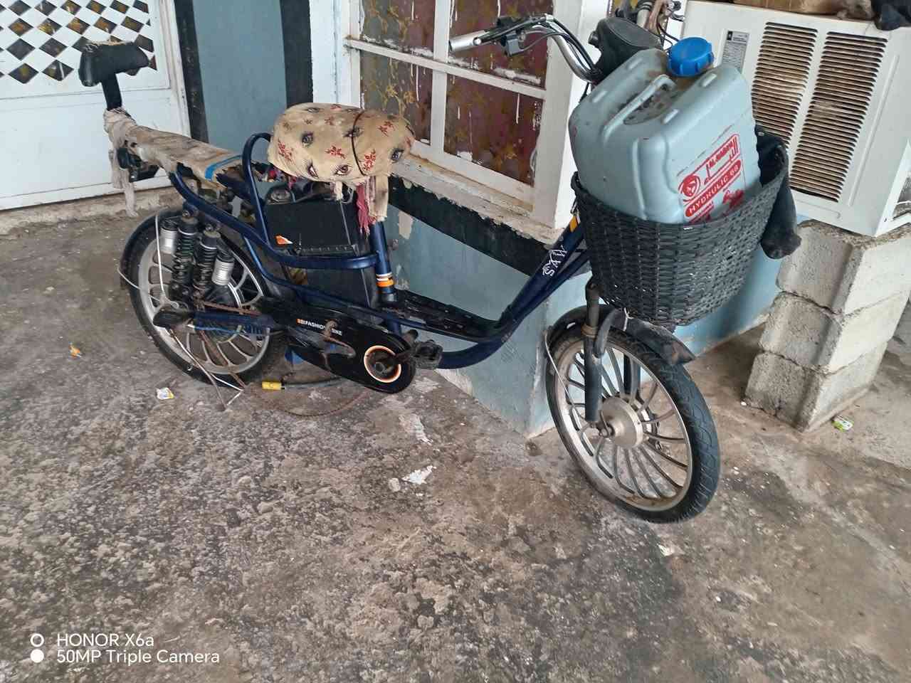 سلام عليكم دراجات شحن 2البيع قيمهن وخذهن وحده شغاله كامله وحده عطلها بصيط بس يده مال سكليتر ***********مكان ديالى بهرز ابو خميس تصل
