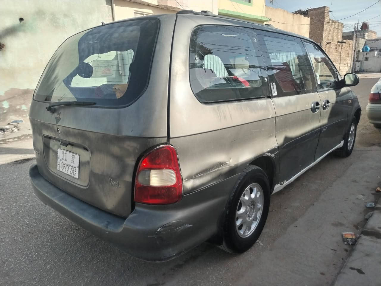 كيه كرنفال موديل 2000
رقم بغداد نكليزي بأسمي 
مكينه وكير كامري 

سياره نضيفه ترايها يخبل شغل وطلع وين متريد

مكفوله من الضربه

كهربائيات شغاله وحداديه زينه

مكاني نجف حي المهندسين 

سعره 43
***********
