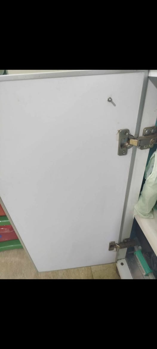 السلام عليكم 
كاونتر للبيع نظيف الداخل المنيوم والخارج mdf قياساتها ابو السنك متر و78 سم مع الملحق والقطعه الثانيه متر و16سم مع الملحق السعر 500الف


**إذا كنت صاحب هذا الإعلان وتريد حذفه لأي سبب، رجاءا أرسل رسالة إلى الدعم الفني**