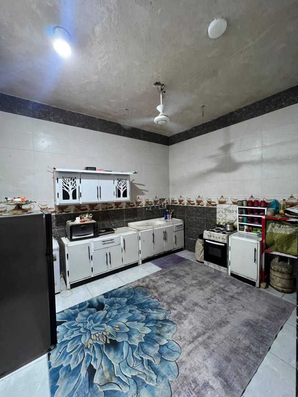 ناحية اور سديناويه قرب صيدلية الروان مساحة 100متر متوفر كل الخدمات سعر*********** ٦٥
