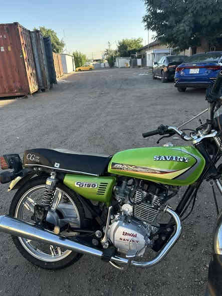 سلام عليكم  لبيع دراجه ايراني سيفان 2023برغي ممفتوح من المحرك مكاني الكاضميه سعرها 350رقم الهاتف ***********
