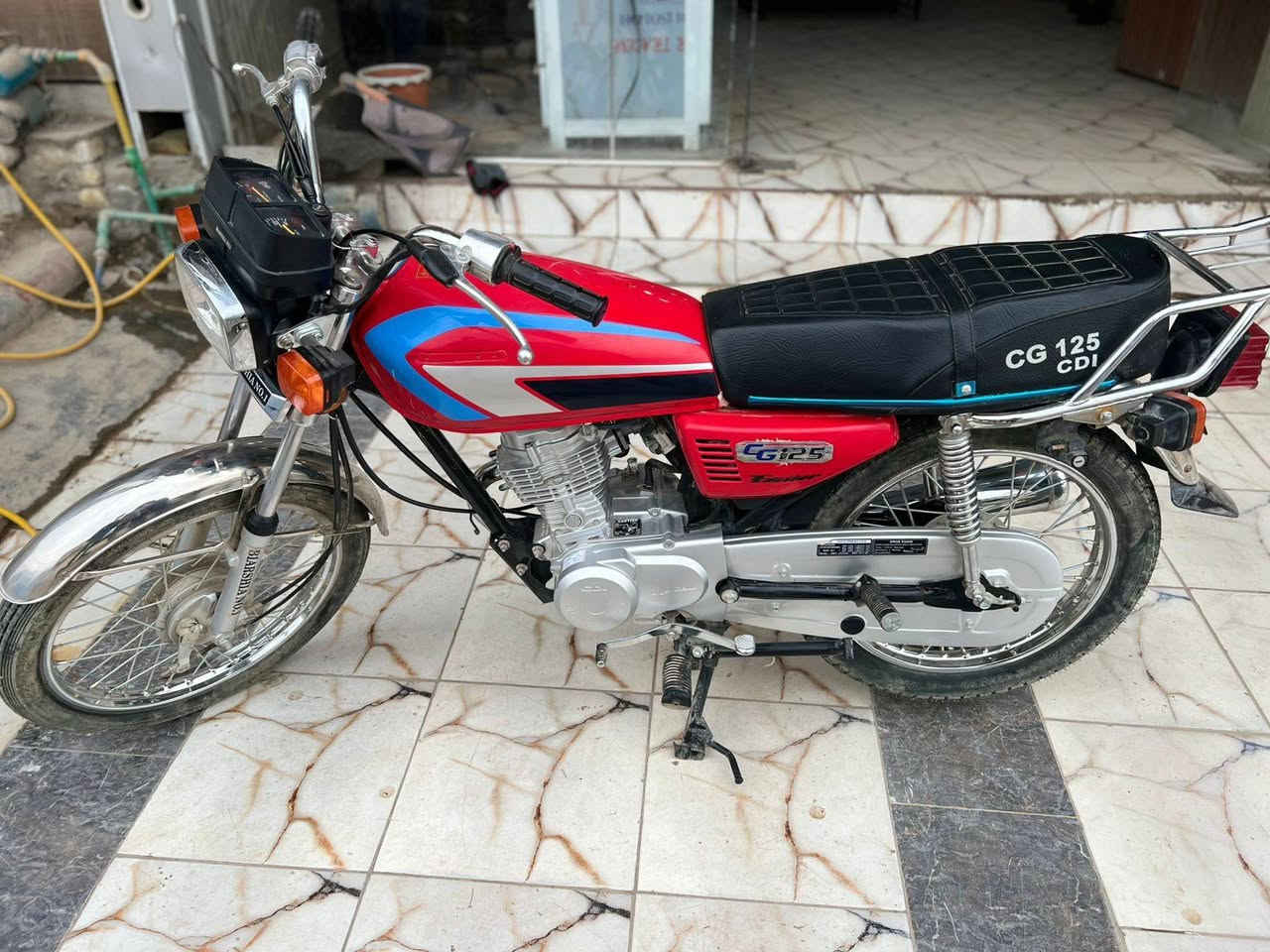 السلام عليكم دراجه 4كير جديده ما ماشيه 2025اوراق
***********
