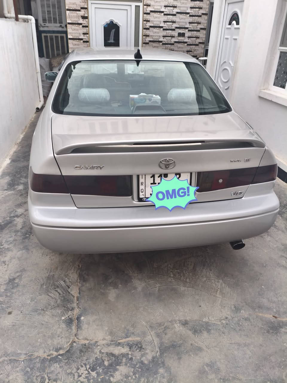 سلام عليكم كامري 2000 للبيع مصبوغه عام جماليه بدون ضربه السياره جديده محرك V6 جديد  اكفلك كير ومحرك تخم تاير السياره ماتحط عليه ربع تبريد ثلج كهربائيات كامله مكاني الحبانيه الخالديه السعر  85$ وبيه مجال بسيط الرقم ***********
