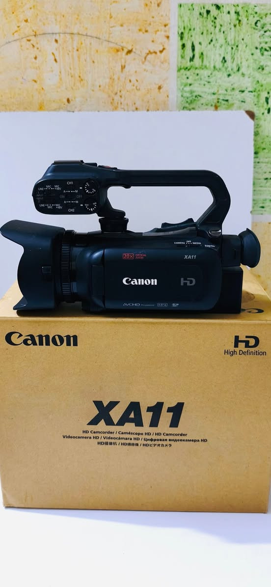 للبيع كامرات كلش نضيفات 
Canon D80 فقط بدي 
Canon AX11 
Canon D800/18:55
الكامرات على ايدي كلش نضيفات بس محتاج فلوس واريد ابيعهن وأسعارهن مناسبات
للتواصل ***********
