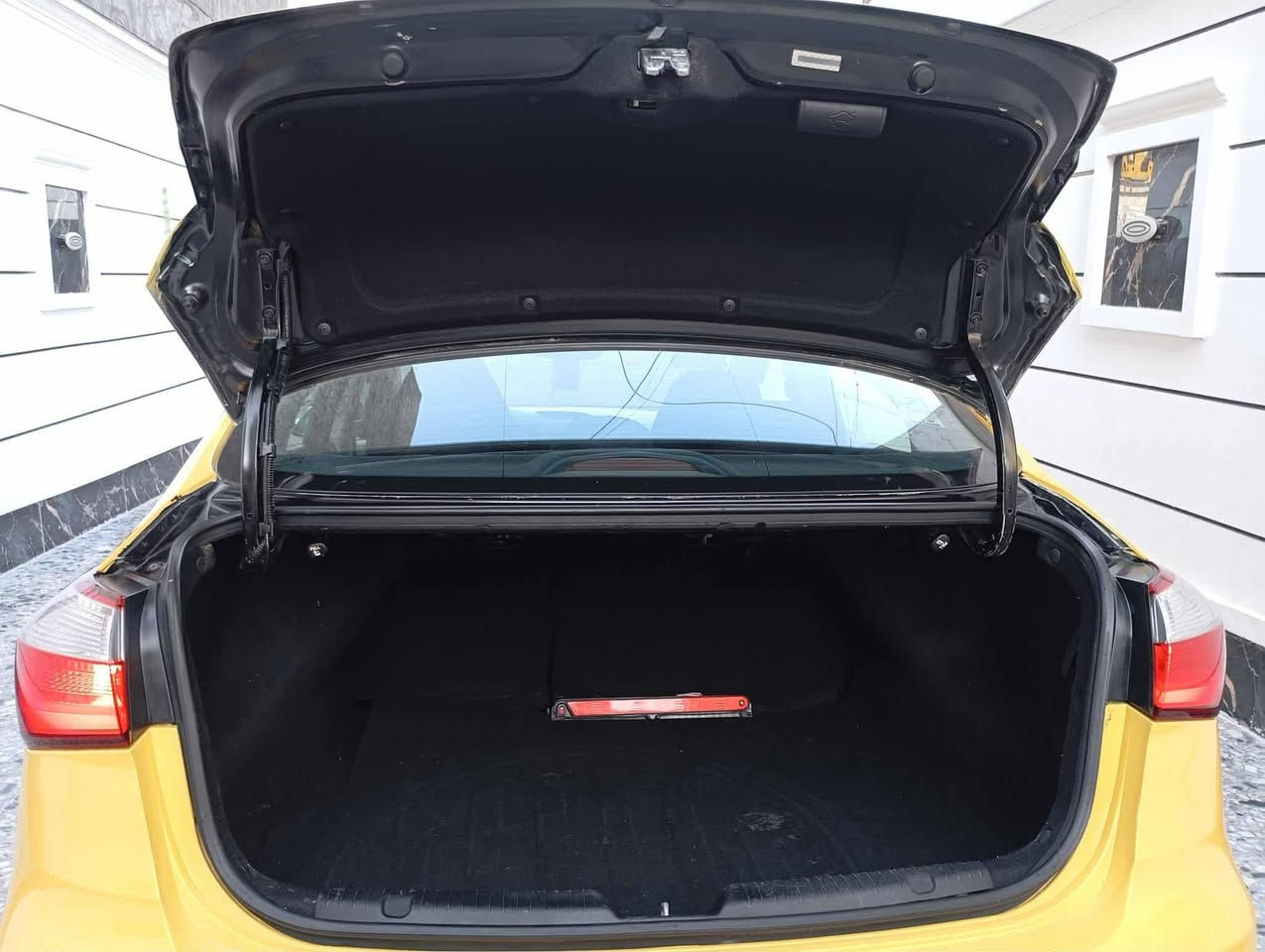 فورتي ٢٠١٤ أمريكي
مكينه دوش ٢٠٠٠

رقم بغداد دولي

السعر ١٠٥ بيها مجال
ناصريه. سوق الشيوخ 

***********
