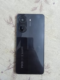 بوكوX7PRO للبيع ذاكرة 256 دبل سيم جهاز نضيف يخبل السعر400 وبي مجال مكا...