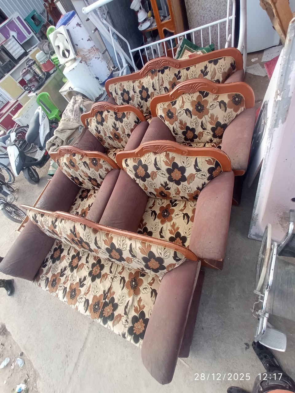 السلام عليكم
تخم تـزكام 10 نفـر كامل للـبيع نظافته 95% 
للأستفسار ***********
حلة / جسر الهنود / مدخل شارع المكتبات
